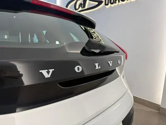 Usado Volvo V40 120 CV (88 kW) 2018 Blanco