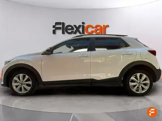 Usado Kia Stonic 100 CV (73 kW) 2022 Blanco SUV