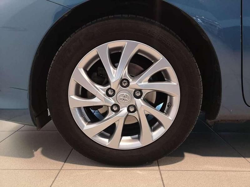 Usado Toyota Auris Active 121 CV (88 kW) 2016 Azul Berlina