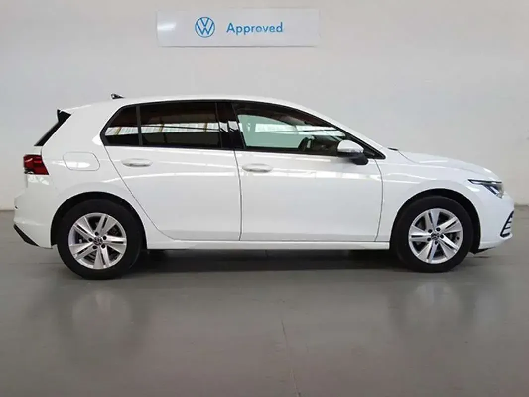 Usado VW Golf VIII Life 110 CV (80 kW) 2022 Blanco Utilitario