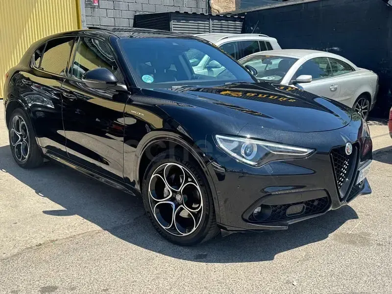 Usado Alfa Romeo Stelvio Veloce 210 CV (154 kW) 2022 Negro SUV