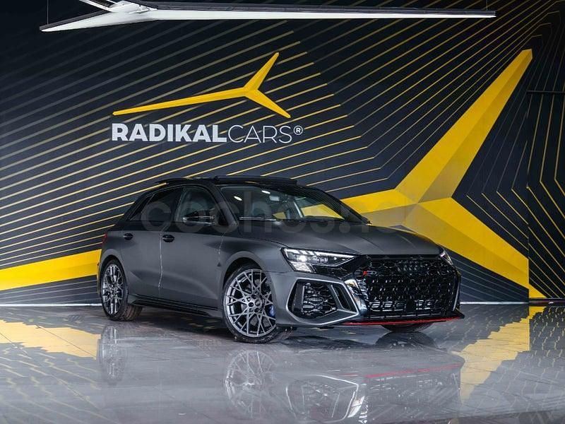 Usado Audi RS3 Performance 400 CV (294 kW) 2024 Gris / plata Berlina