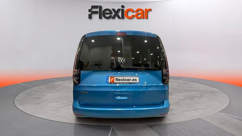 Usado VW Caddy Maxi 122 CV (89 kW) 2021 Azul Monovolumen