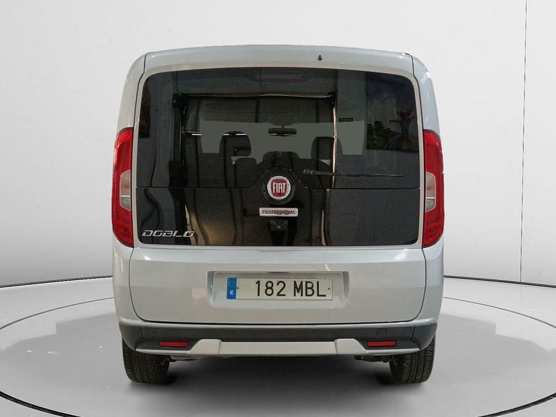 Usado Fiat Doblò Trekking 120 CV (88 kW) 2022 Monovolumen