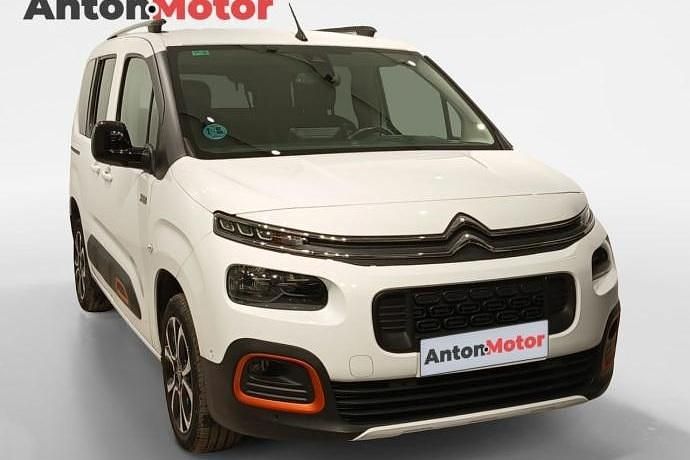 Usado Citroën Berlingo Shine 102 CV (75 kW) 2022 Blanco Monovolumen