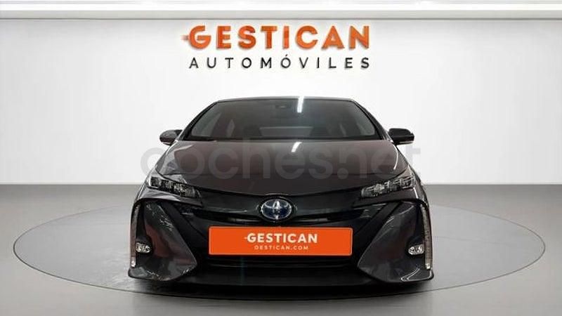 Usado Toyota Prius Advance 122 CV (89 kW) 2022 Gris / plata Berlina