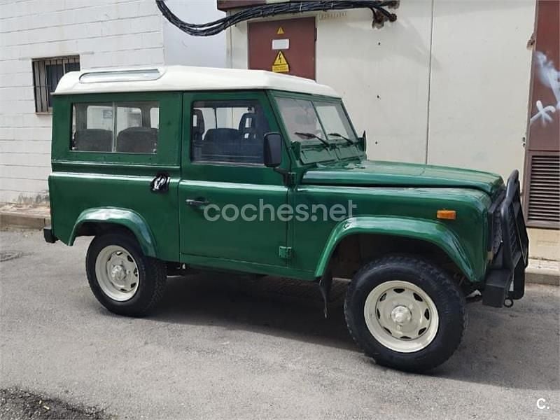 Usado Land Rover Defender 112 CV (82 kW) 1995 Verde SUV