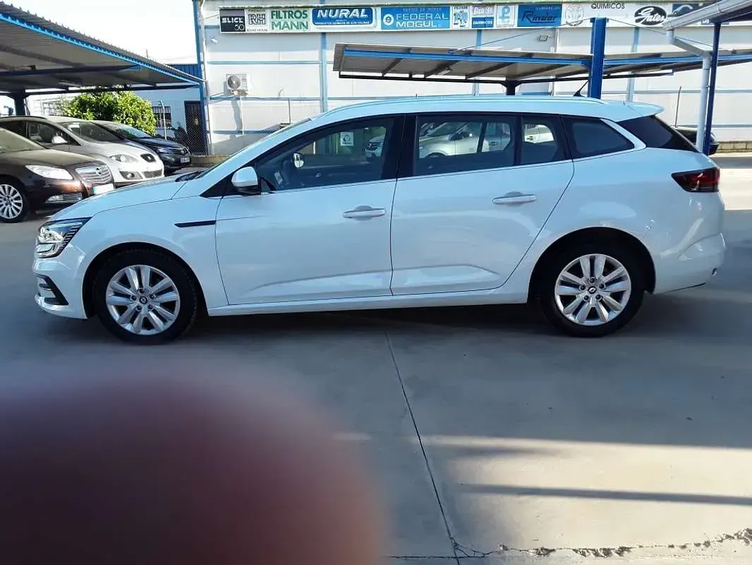 Usado Renault Mégane GrandTour Techno 116 CV (85 kW) 2022 Blanco Familiar