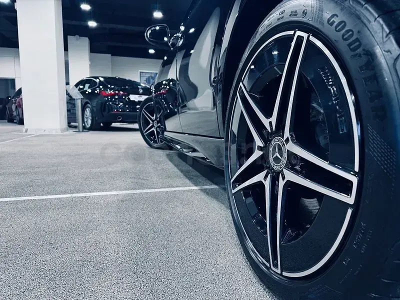 Usado Mercedes C300e 313 CV (230 kW) 2023 Negro Familiar