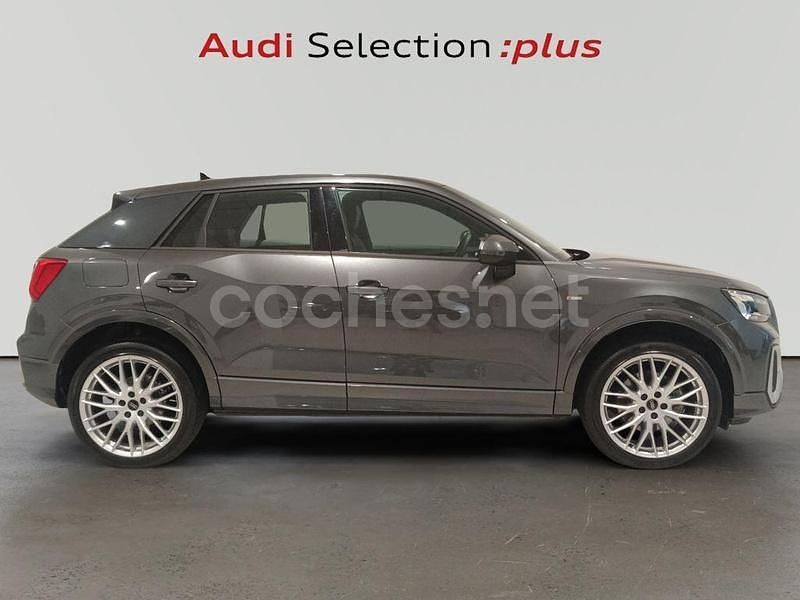 Usado Audi Q2 S-Line 150 CV (110 kW) 2025 Gris / plata SUV