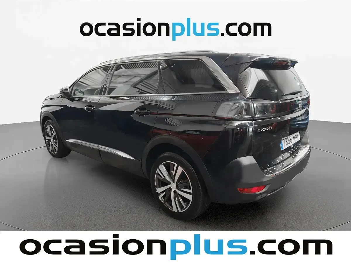 Usado Peugeot 5008 Allure 136 CV (100 kW) 2024 Negro SUV