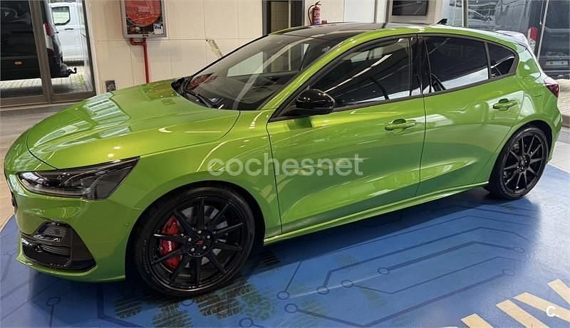 Verde Usado 2025 Ford Focus ST Berlina | 36.900 € (Un poco caro) - Imagen 1/4