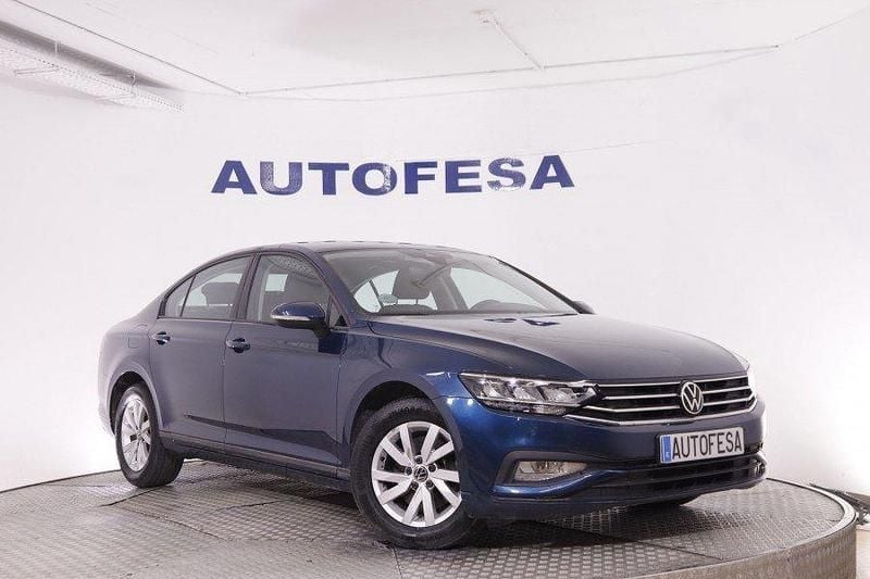 Usado VW Passat 122 CV (89 kW) 2020 Azul Berlina