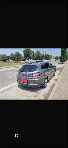 Usado Renault Mégane GrandTour Dynamique 110 CV (80 kW) 2012 Gris / plata Familiar