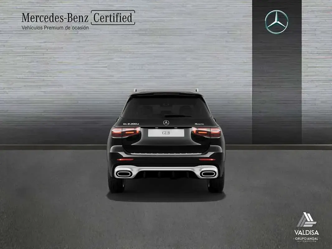 Usado Mercedes GLB200 150 CV (110 kW) 2024 SUV