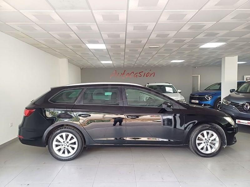 Usado Seat Leon Style 115 CV (84 kW) 2019 Negro Familiar