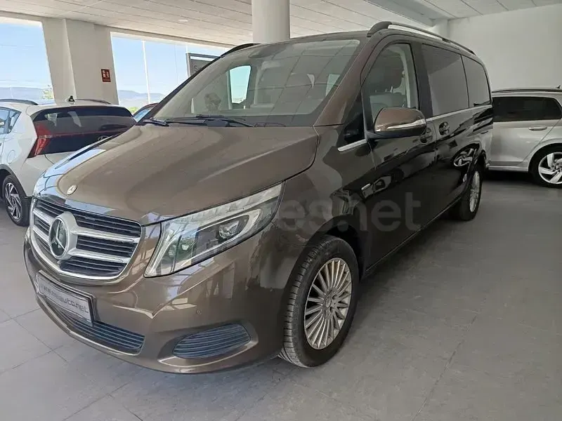 Usado Mercedes V220 Avantgarde 163 CV (119 kW) 2014 Marrón Monovolumen