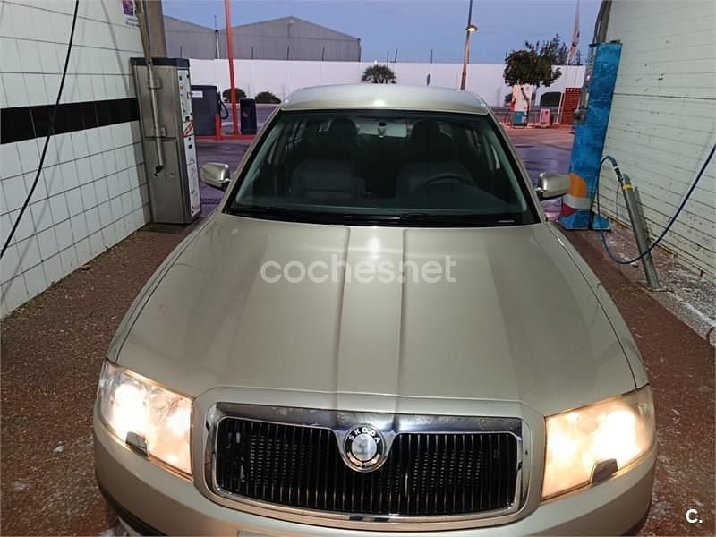 Beige Usado 2006 Skoda Octavia Active Berlina | 4000 € (Precio justo) - Imagen 1/4