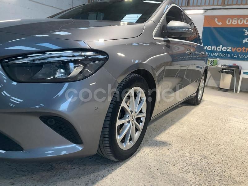 Usado Mercedes B180 136 CV (100 kW) 2019 Gris / plata Monovolumen