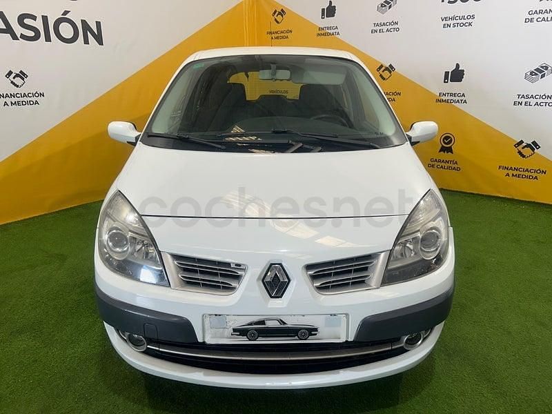 Usado Renault Scénic III 100 CV (73 kW) 2009 Blanco Monovolumen