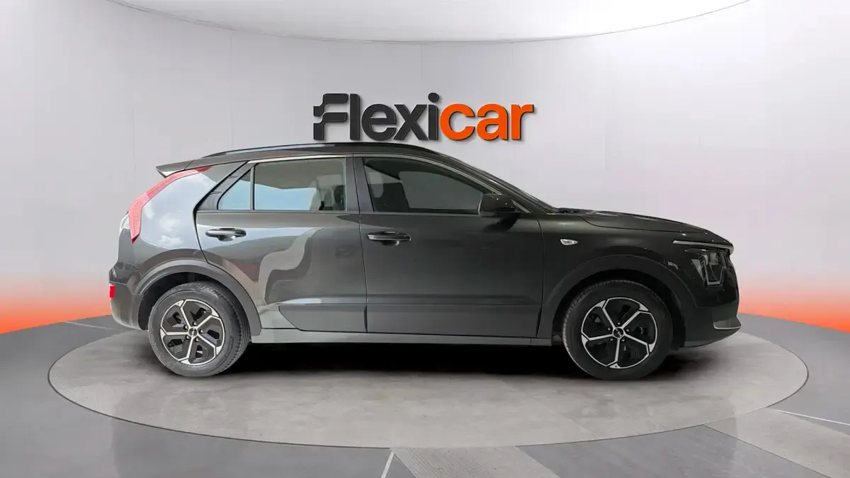 Usado Kia Niro 141 CV (103 kW) 2023 Gris SUV