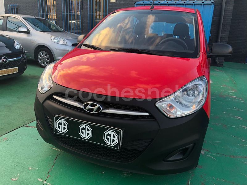 Rojo Usado 2012 Hyundai i10 Classic Utilitario | 6999 € (Caro) - Imagen 1/4