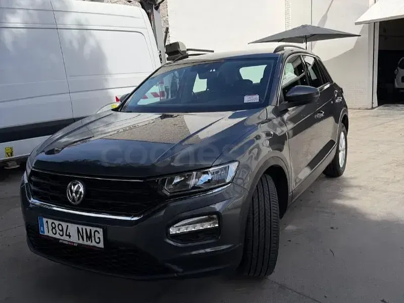 Usado VW T-Roc Advance 116 CV (85 kW) 2018 Gris / plata SUV
