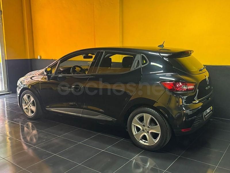 Usado Renault Clio IV Dynamique 90 CV (66 kW) 2013 Negro Berlina