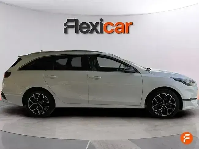 Usado Kia Ceed Style 100 CV (73 kW) 2025 Blanco Utilitario