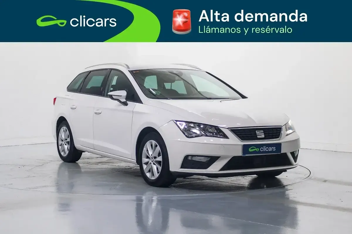 Usado Seat Leon Style 115 CV (84 kW) 2019 Blanco Familiar