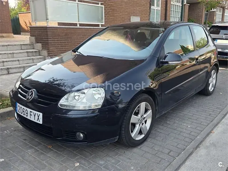 Usado VW Golf V Trendline 102 CV (75 kW) 2007 Negro Berlina
