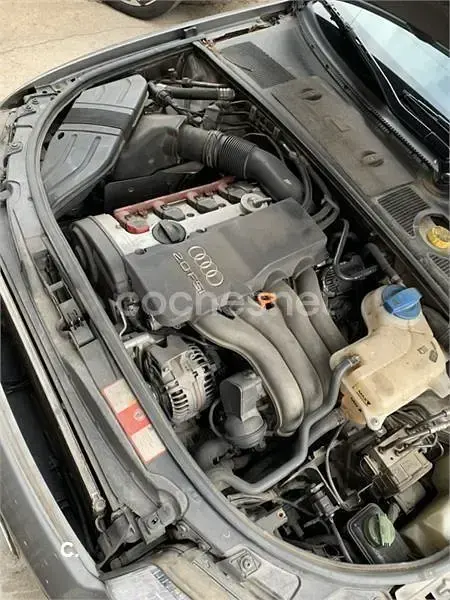 Usado Audi A4 150 CV (110 kW) 2003 Gris / plata Berlina