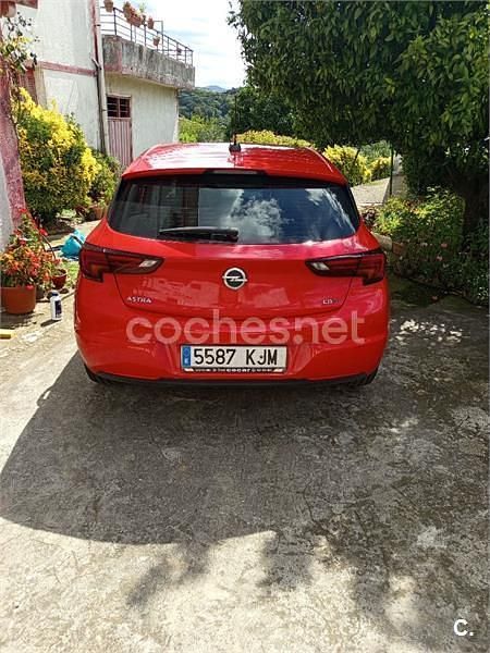 Rojo Usado 2018 Opel Astra Dynamic Berlina | 10.100 € (Buen precio) - Imagen 1/4