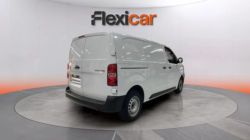 Usado Toyota Proace 144 CV (105 kW) 2024 Blanco Monovolumen