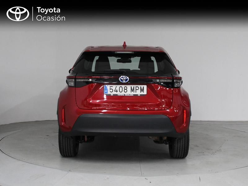 Usado Toyota Yaris Hybrid Active 116 CV (85 kW) 2024 Rojo