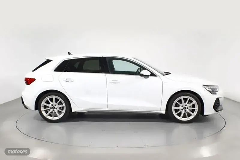 Usado Audi A3 S-Line 150 CV (110 kW) 2025 Blanco Berlina