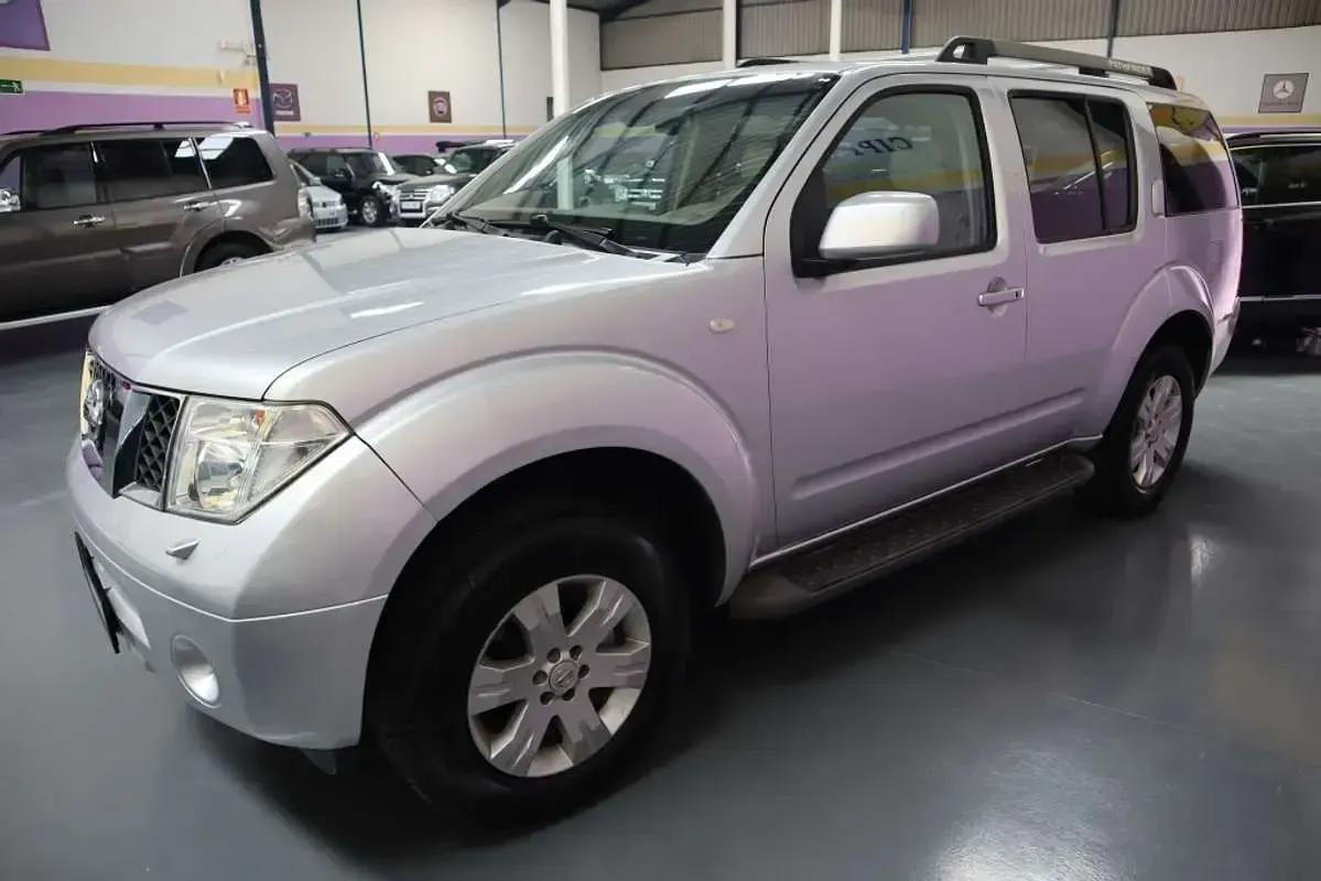 Usado Nissan Pathfinder SE 174 CV (127 kW) 2006 Gris SUV