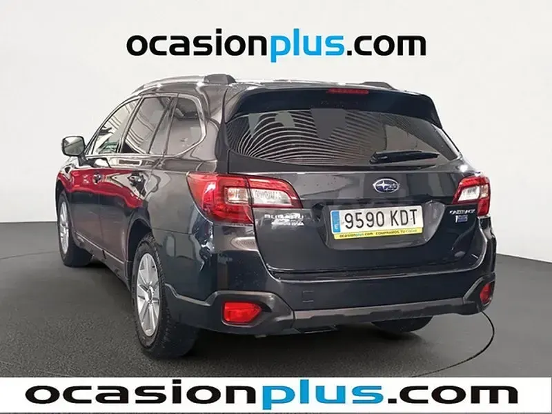 Usado Subaru Outback 150 CV (110 kW) 2017 Negro Familiar