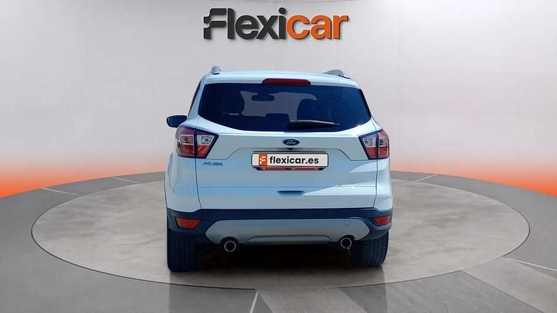 Usado Ford Kuga ST-Line 150 CV (110 kW) 2018 Blanco SUV