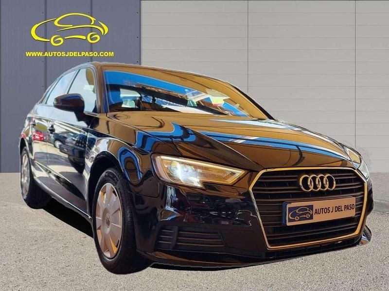 Usado Audi A3 Sportback 116 CV (85 kW) 2019 Negro Utilitario