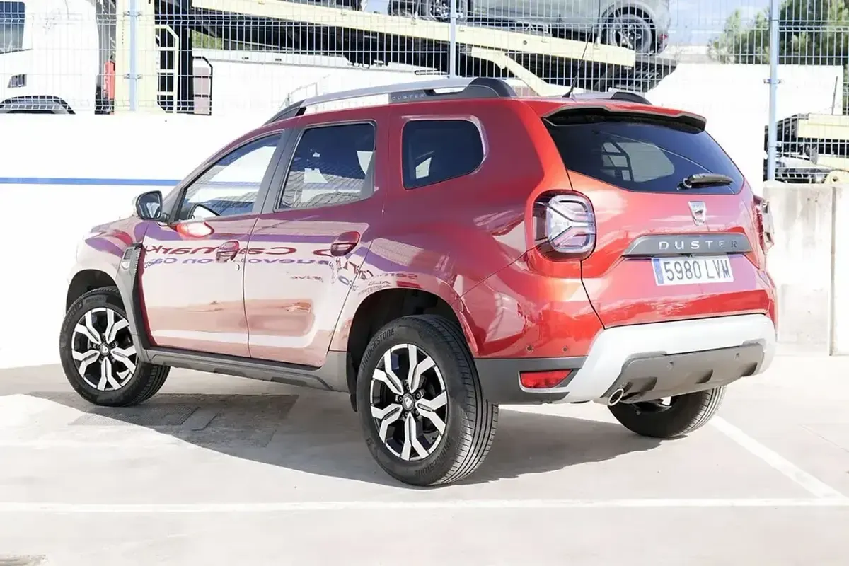 Usado Dacia Duster Prestige 115 CV (84 kW) 2021 Rojo SUV