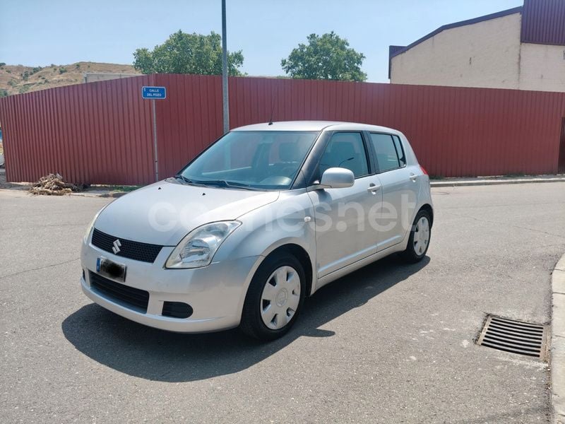 Gris / plata Usado 2007 Suzuki Swift GLX Berlina | 3999 € (Precio justo) - Imagen 1/4