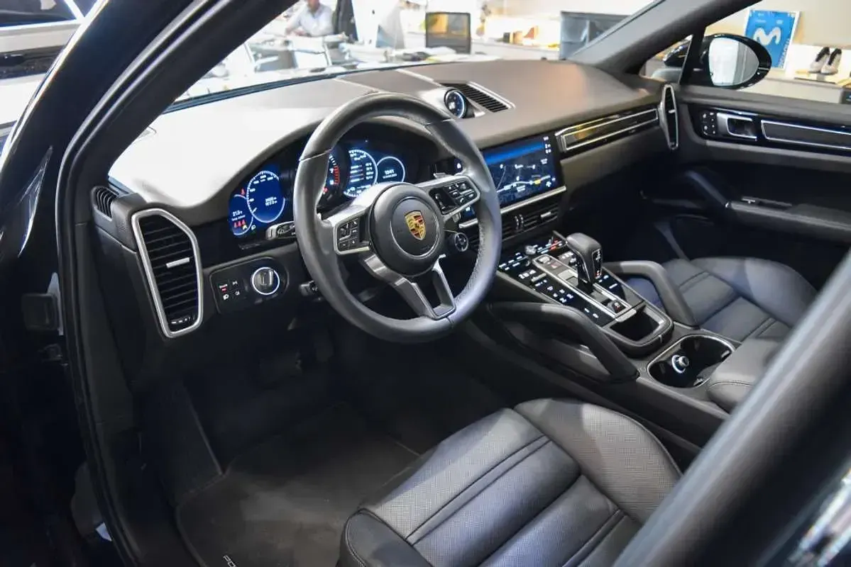 Usado Porsche Cayenne Platinum Edition 462 CV (339 kW) 2023 Negro SUV