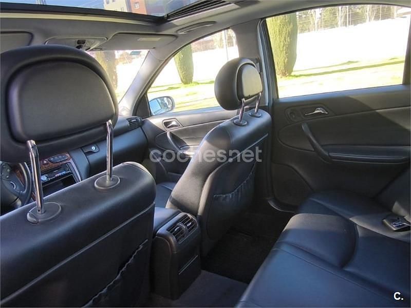 Usado Mercedes C180 Elegance 143 CV (105 kW) 2002 Gris / plata Berlina