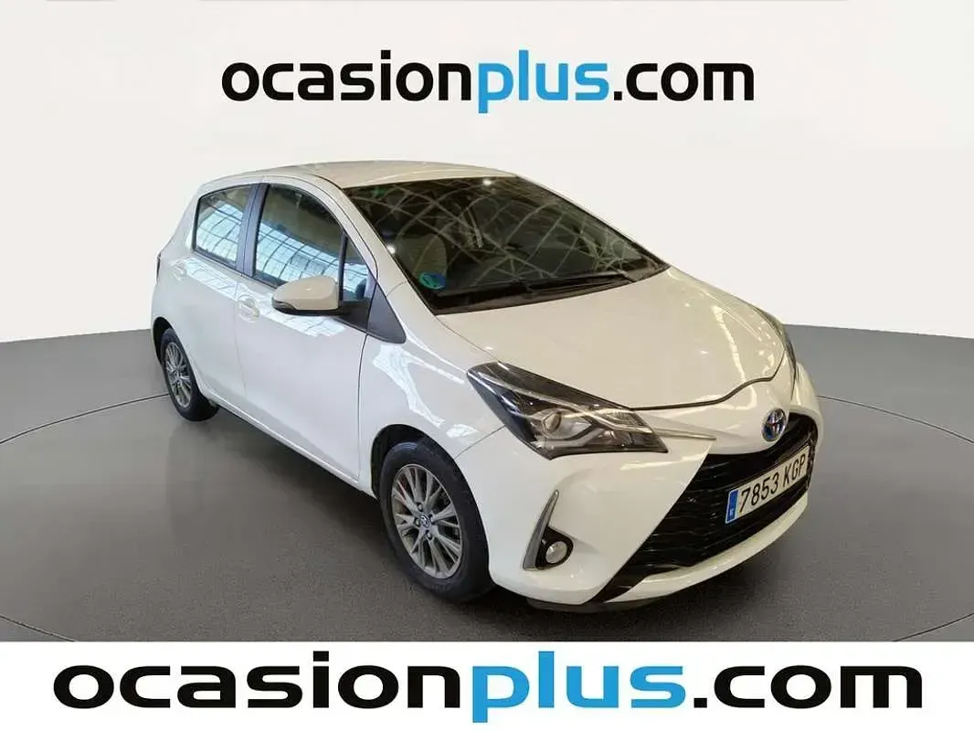 Usado Toyota Yaris Active 100 CV (73 kW) 2018 Blanco Utilitario