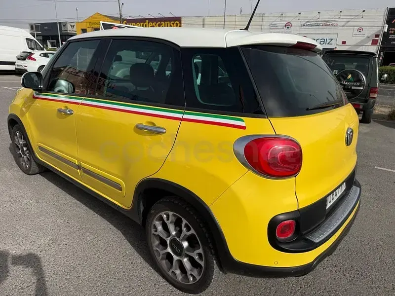 Usado Fiat 500L Trekking 85 CV (62 kW) 2014 Amarillo Monovolumen