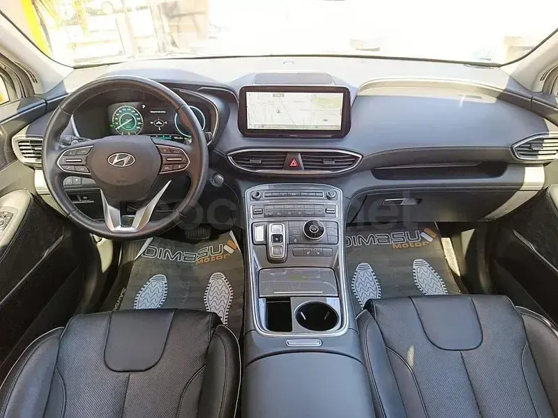 Usado Hyundai Santa Fe 230 CV (169 kW) 2022 Gris / plata SUV
