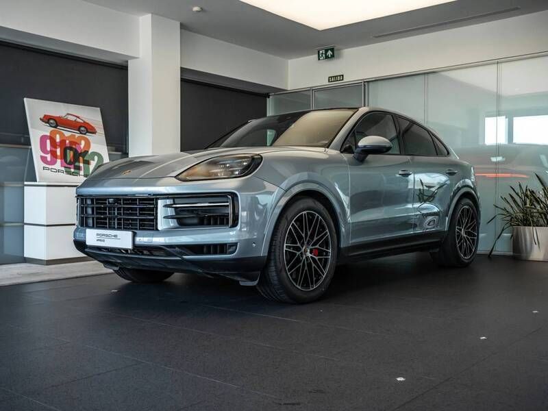 Plata dolomita metalizado Usado 2023 Porsche Cayenne S SUV | 135.900 € (Caro) - Imagen 1/4