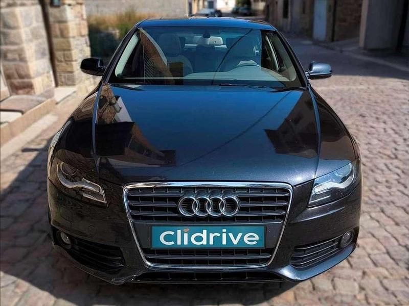 Usado Audi A4 Premium 140 CV (102 kW) 2012 Gris Berlina