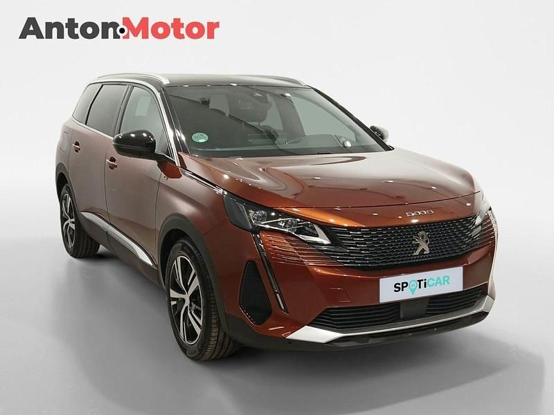 Usado Peugeot 5008 GT 130 CV (95 kW) 2021 Marrón SUV